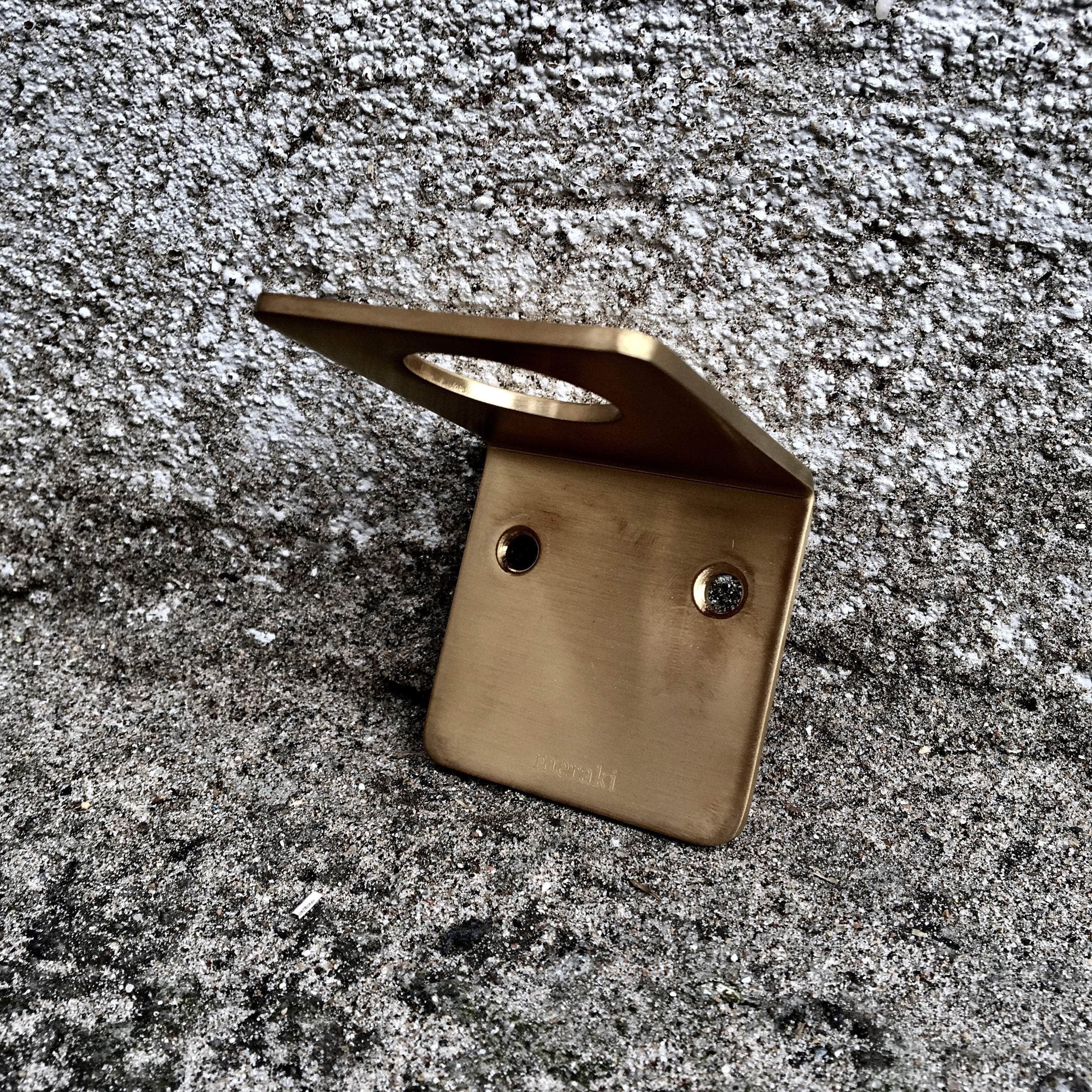 Vægophæng til sæbedispenser • Messing - Image 2